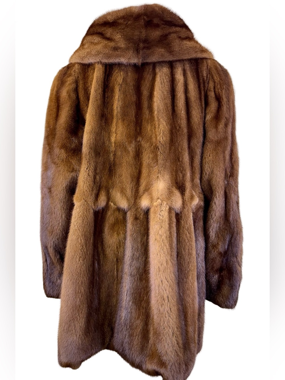 MINK STROLLER COAT IN BROWN MINK BY SAGA FURS - Picture 5 of 10